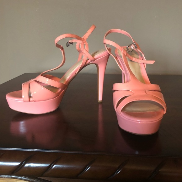 Gianni Bini Shoes - 💥⭐️$5 SALE⭐️💥Pink Gianni Bini t-strap heel